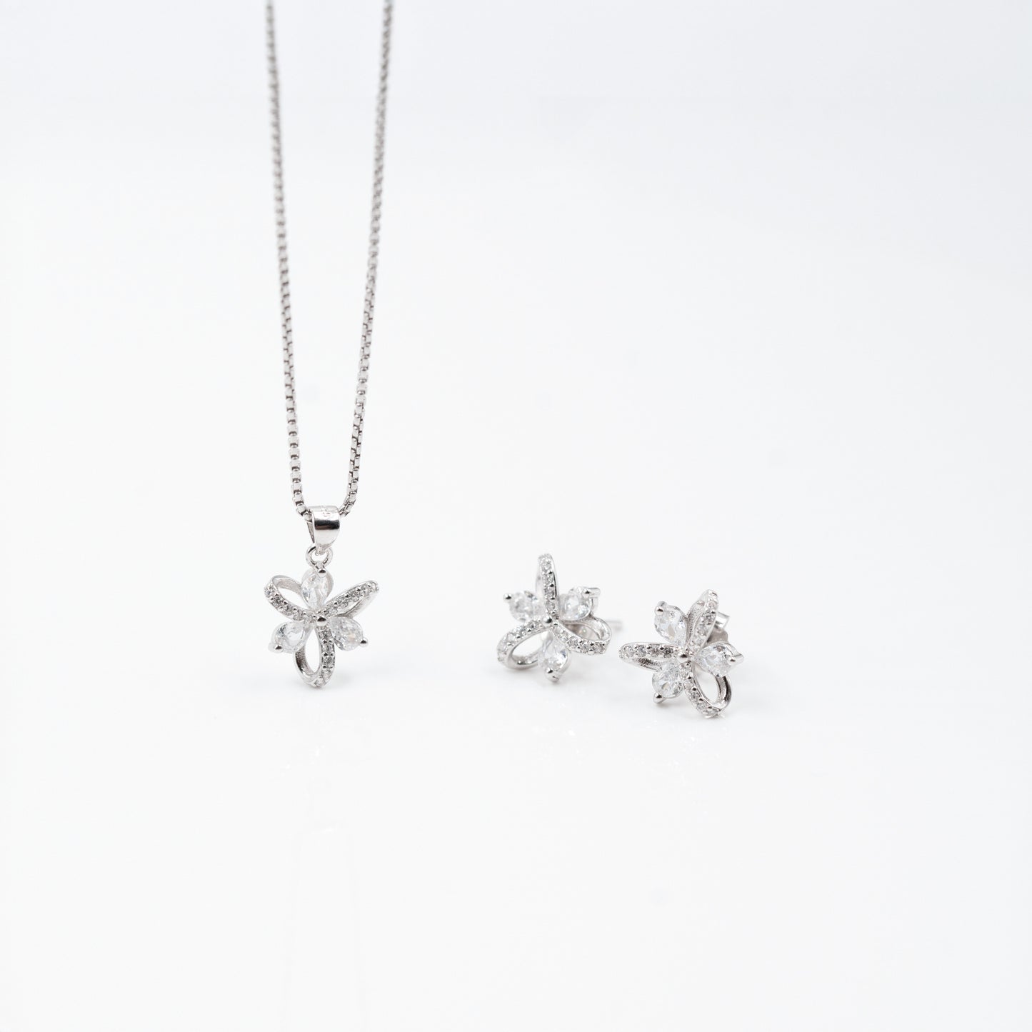 Silver Trifloral Elegance Jewelry Set