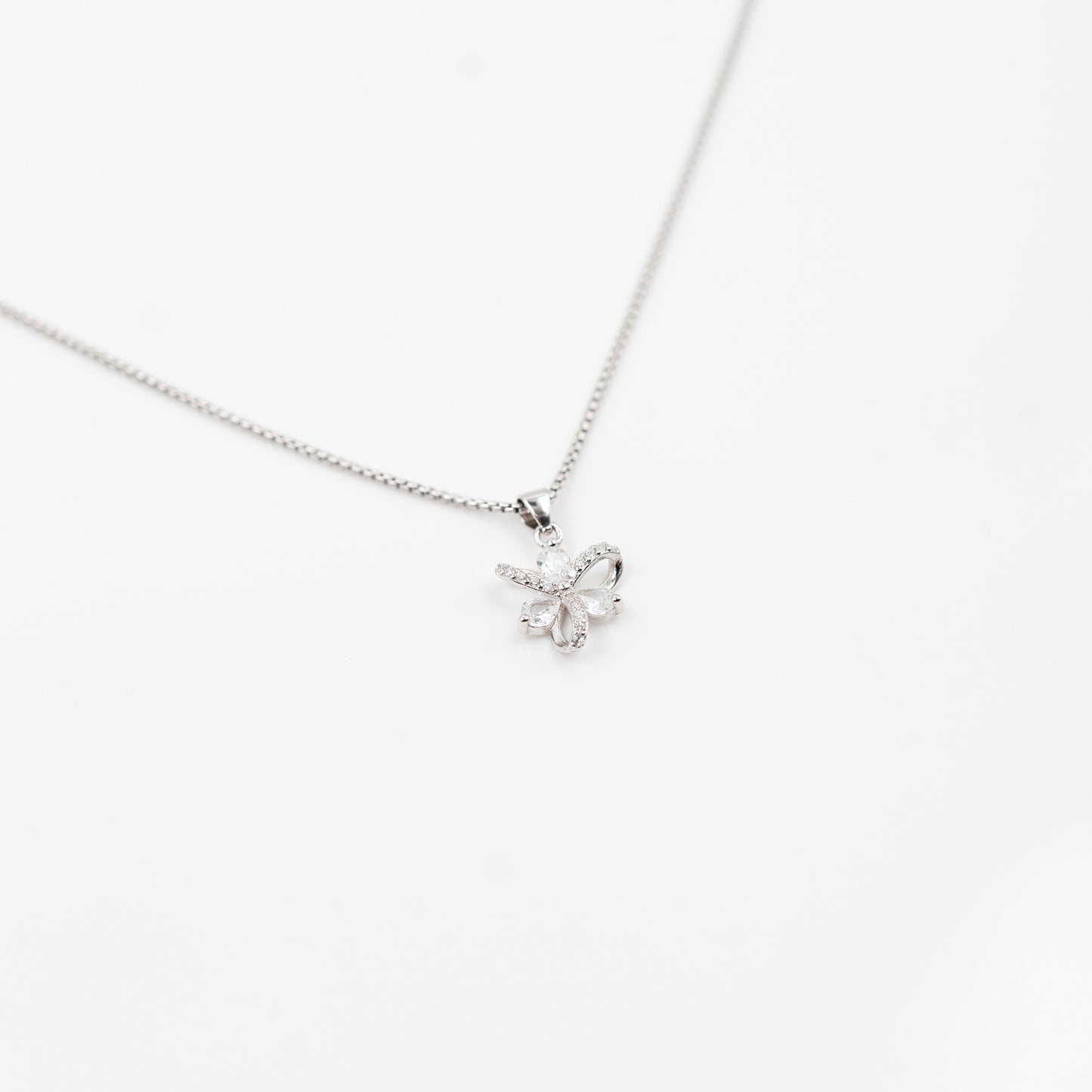 Silver Trifloral Elegance Jewelry Set