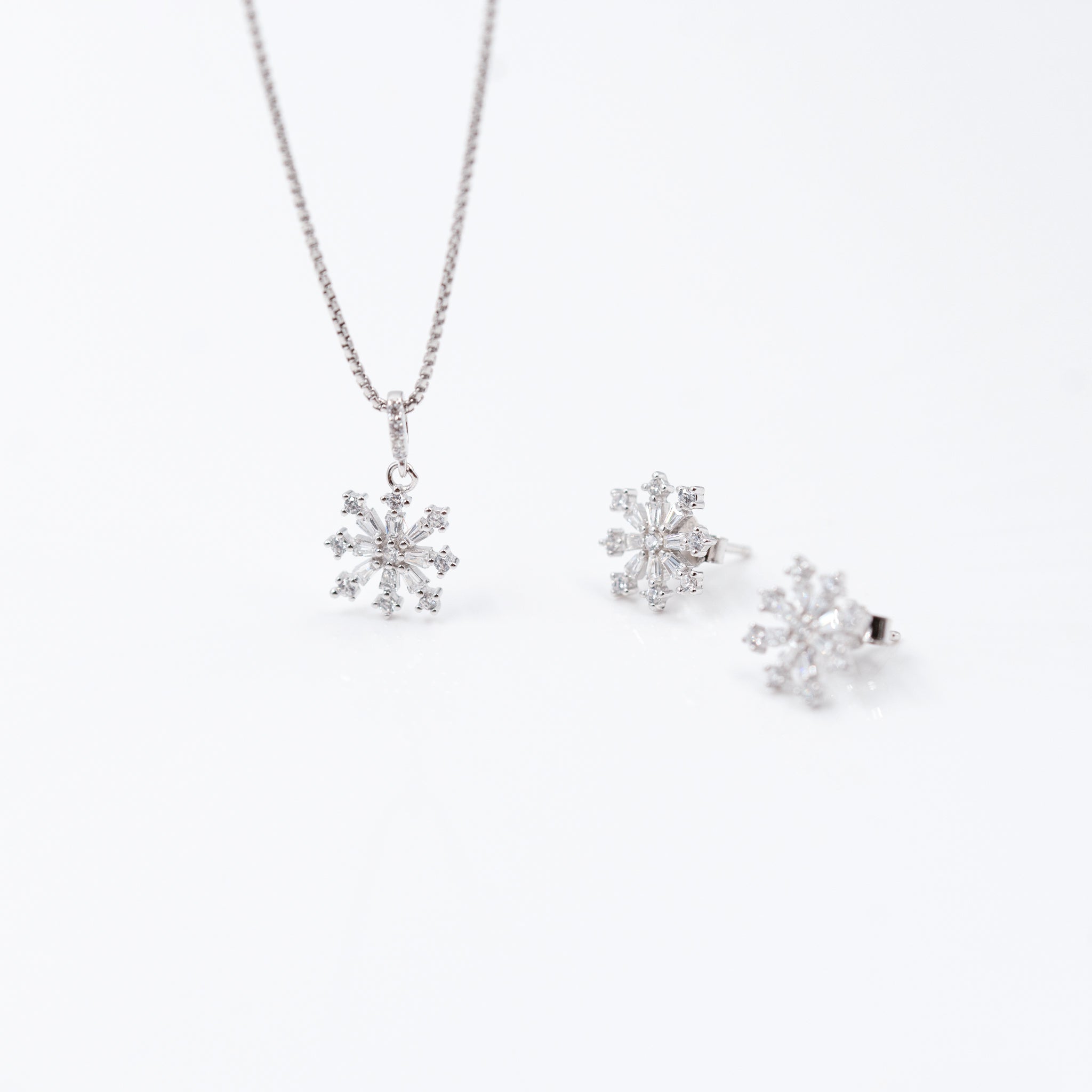 Silver Arctic Elegance Jewelry Set