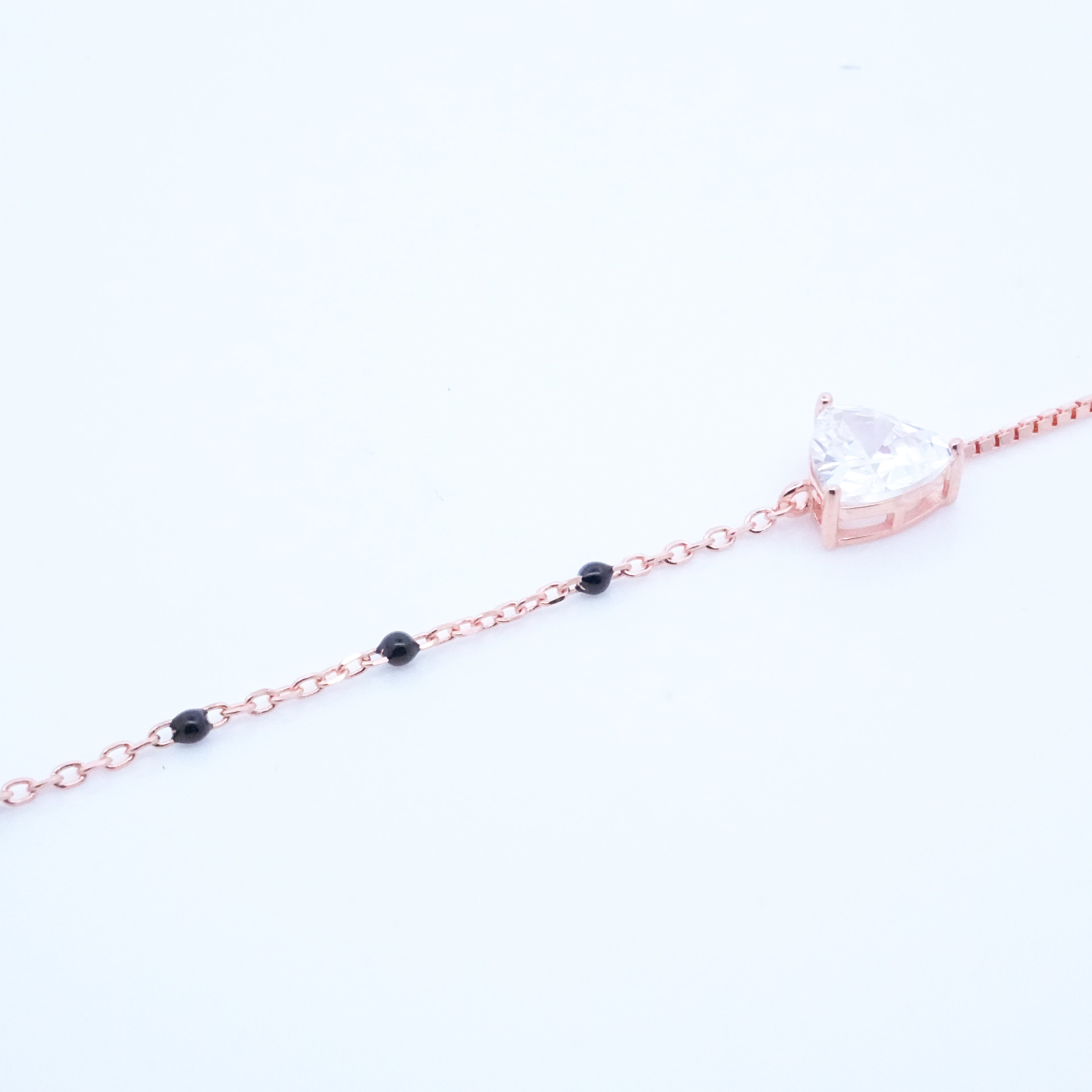 Rosegold Trilliant Cust Solitaire Hand Mangalsutra
