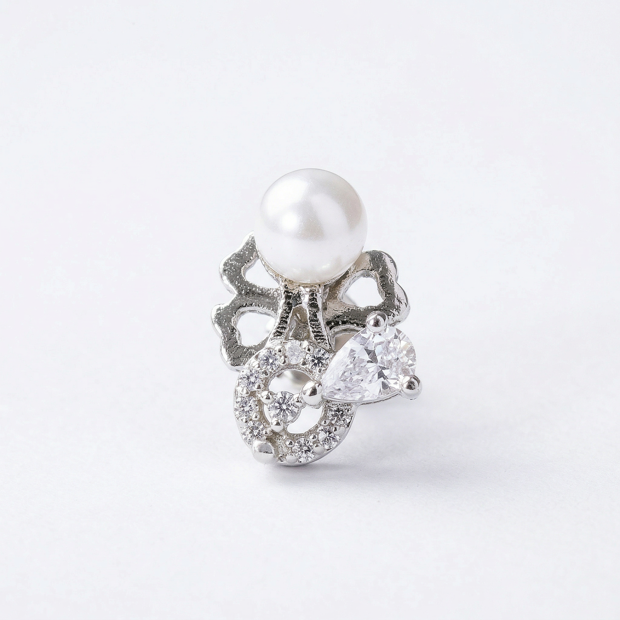 Silver delicate pearl earrings
