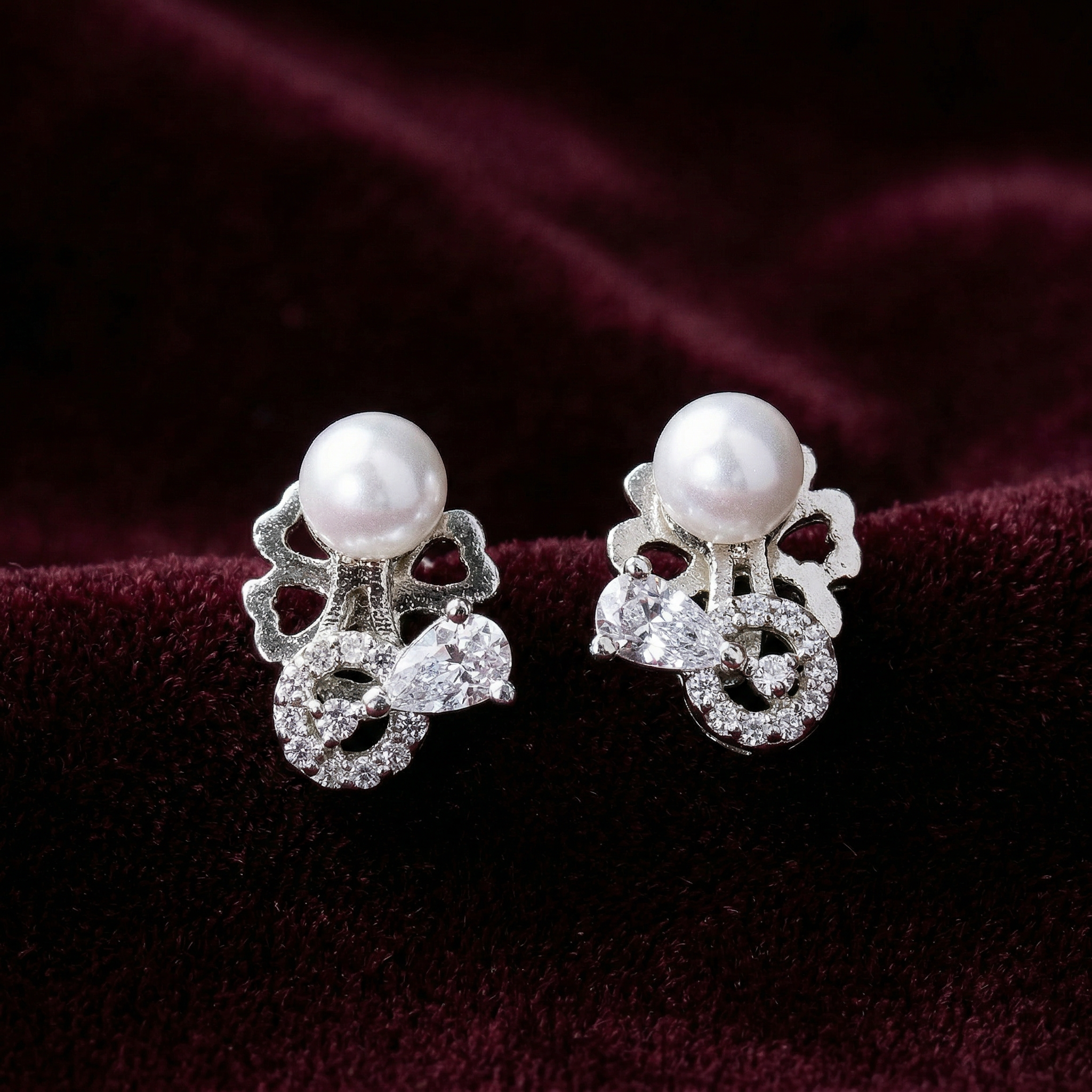 Silver delicate pearl earrings